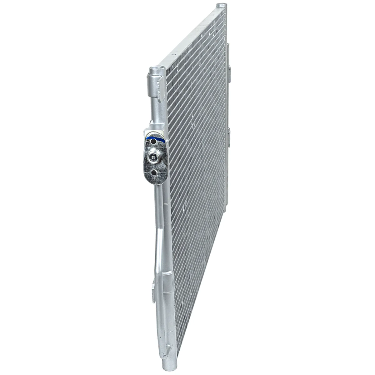 Lauhdutin Ilmastoinnille sopii Opel