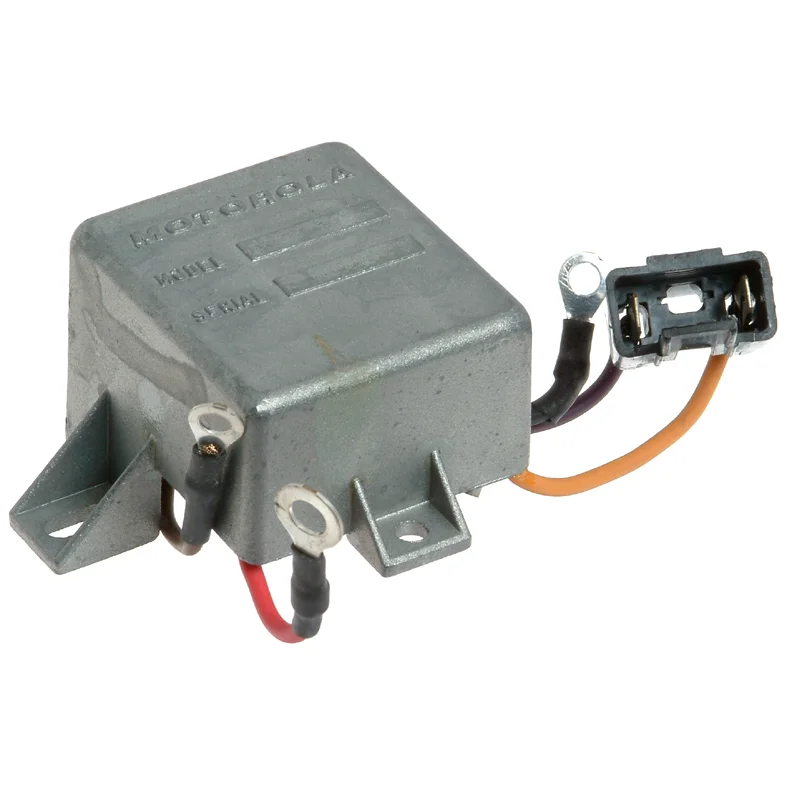 Jännitteensäädin MO 105-121,8RF2003, 12V