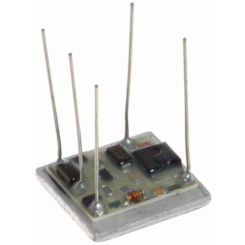 Holkkisarja Jännitteensäädin VR-8328/8330