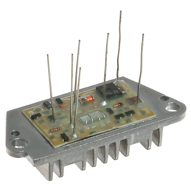 Huoltomiehen kiertue Jännitteensäädin VR-8527