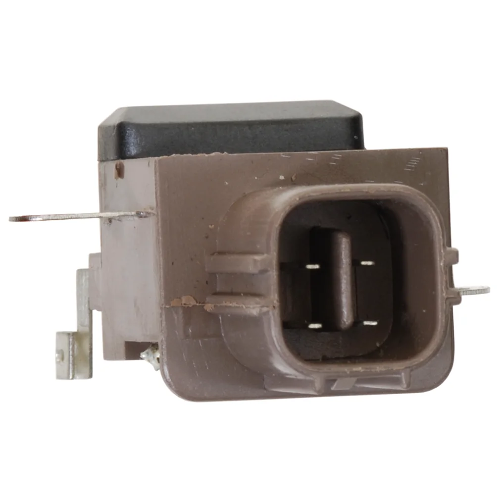 Jännitteensäädin 126600-3010, 14,5V